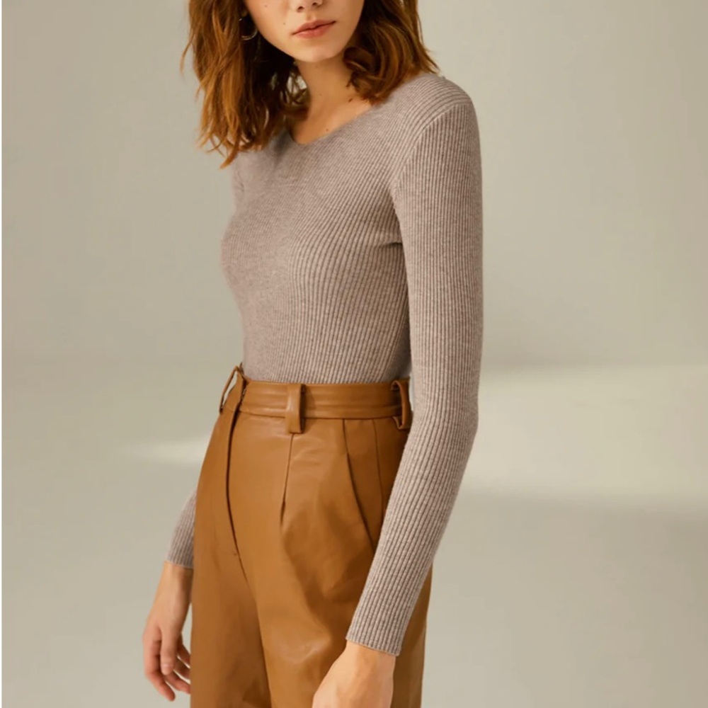 Commence Taupe Ribbed Sweater, size medium - Picture 3 of 4